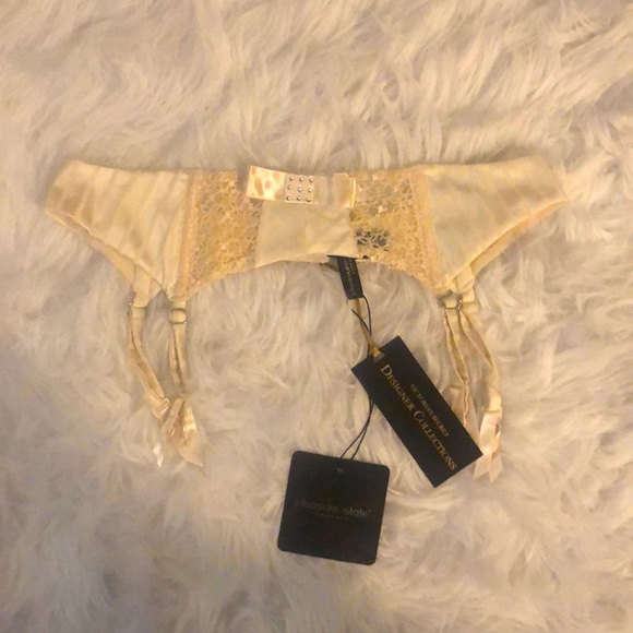 Victoria’s Secret Designer collection - Picture 3 of 8